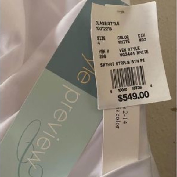 Beautiful corset wedding gown - Picture 3 of 4